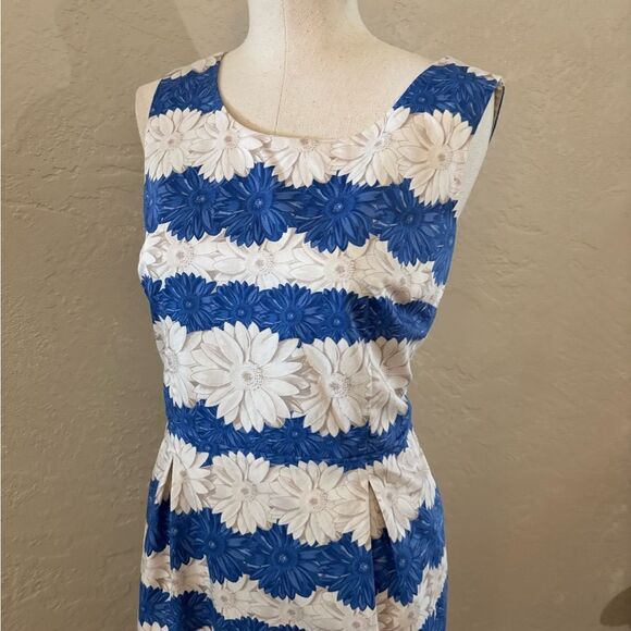 Talbots Floral Blue and White Daisy Sleeveless Dress Sz 10 petite - Picture 7 of 9